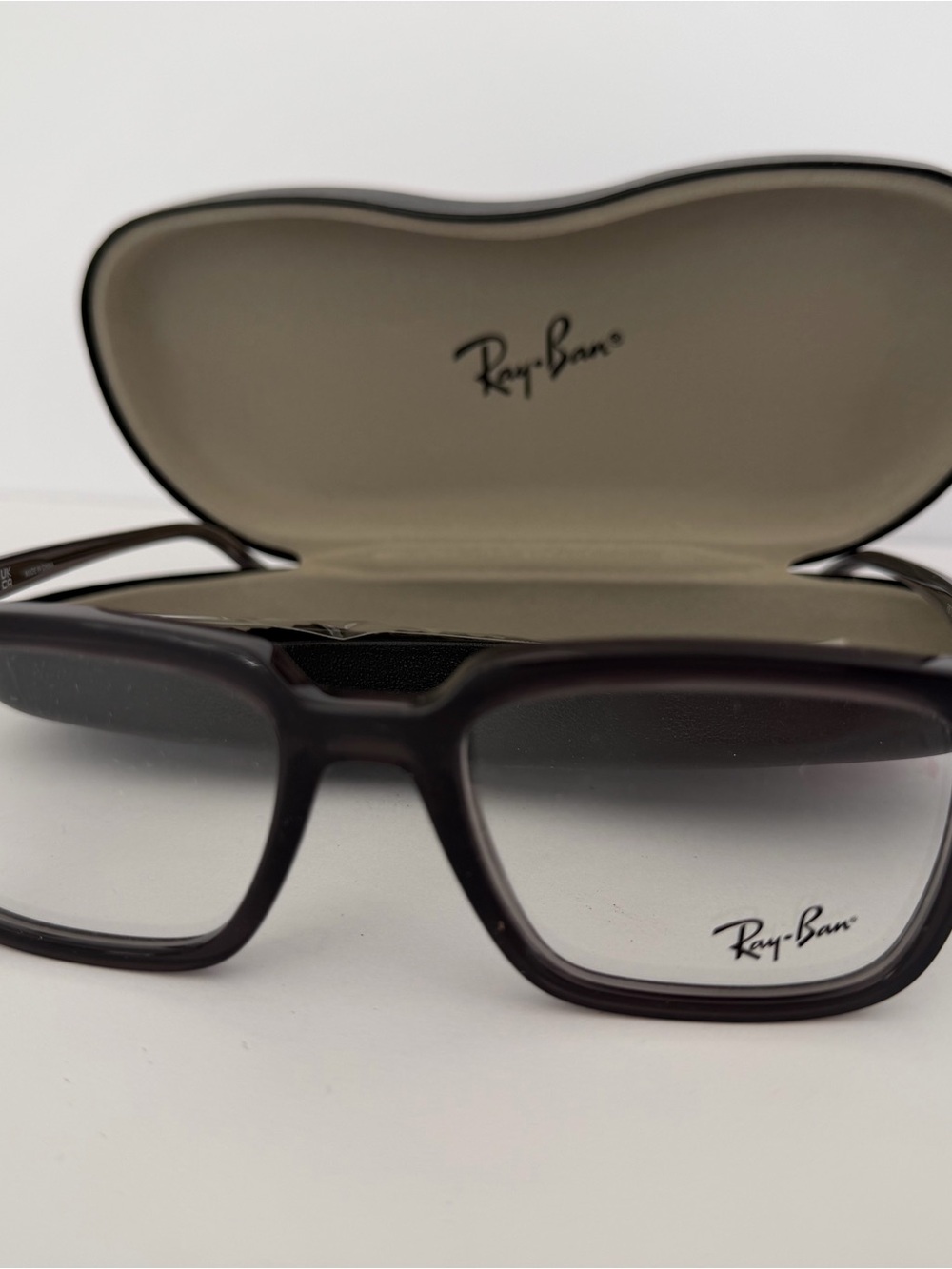 Ray-Ban gray Rectangular Eyeglass Frames with Case RB7239